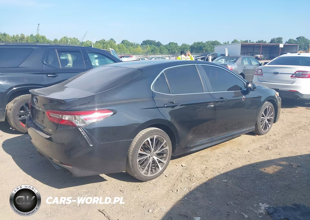 2018 Toyota Camry Se VIN:4T1B11HK6JU660289 - 4