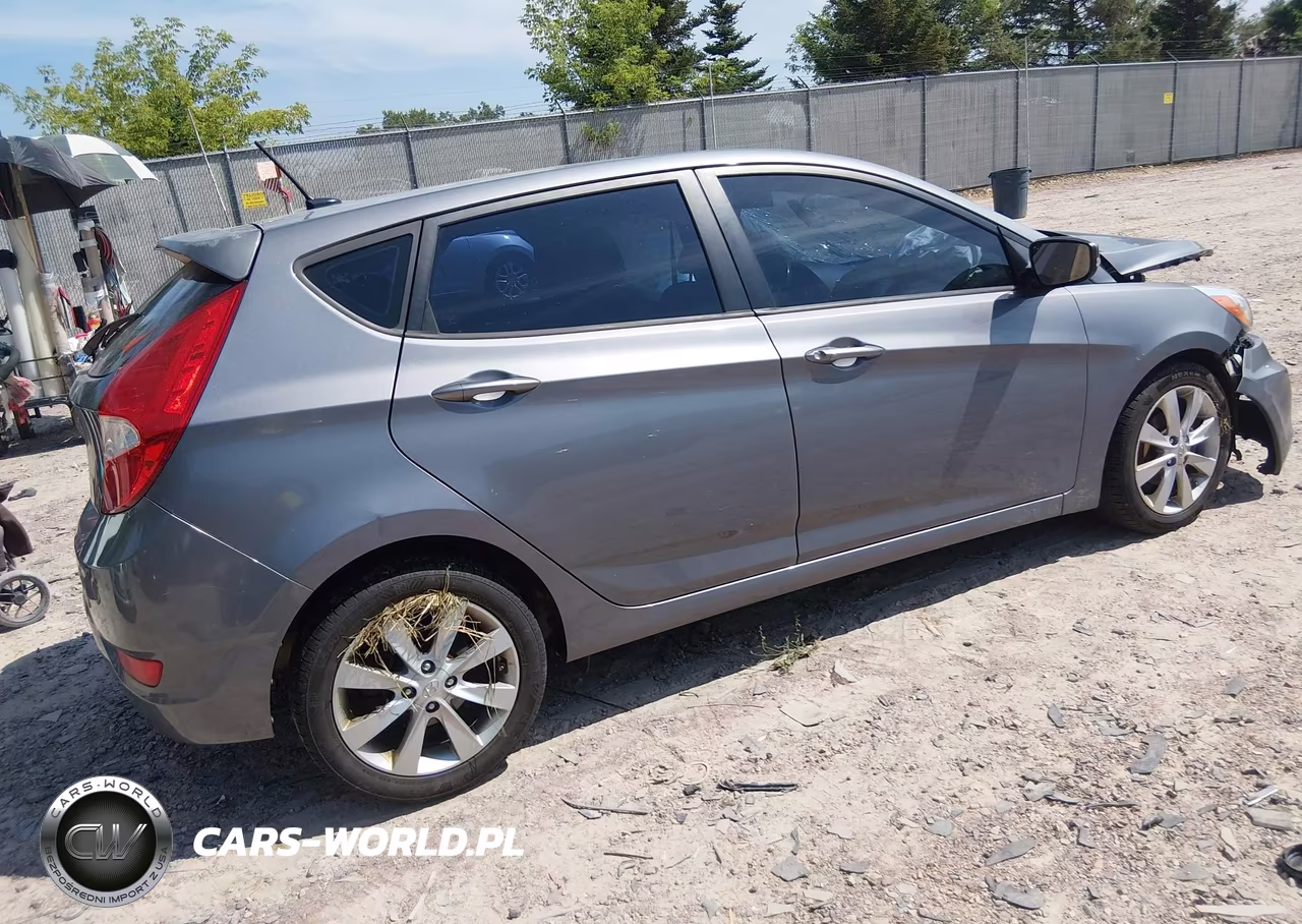 2014 Hyundai Accent Se VIN:KMHCU5AE0EU172260 - 4