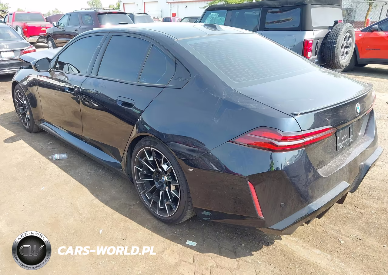 2026 BMW M5 VIN:WBS83FK08TCV74108 - 3
