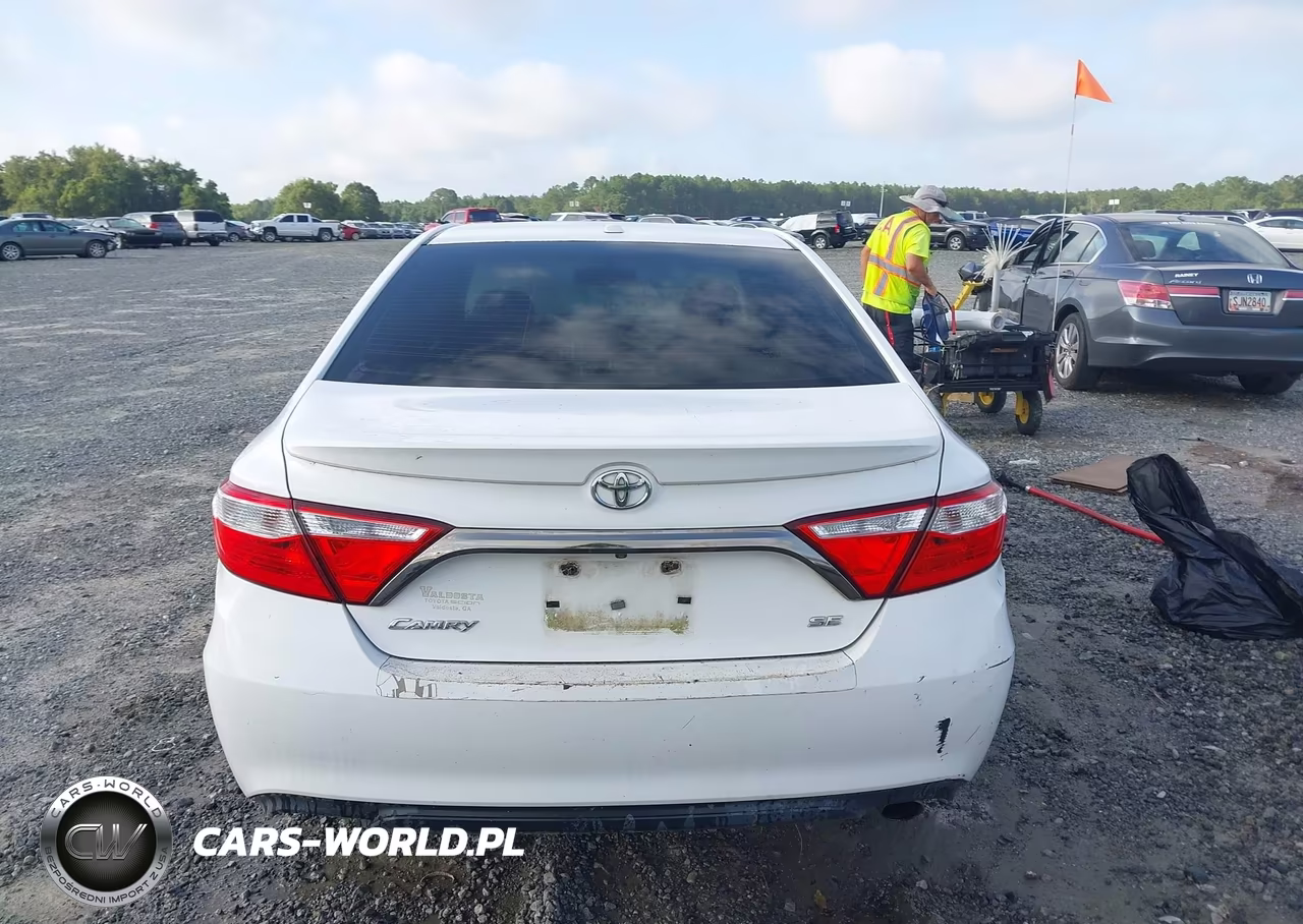 2016 Toyota Camry Se VIN:4T1BF1FK3GU149006 - 16