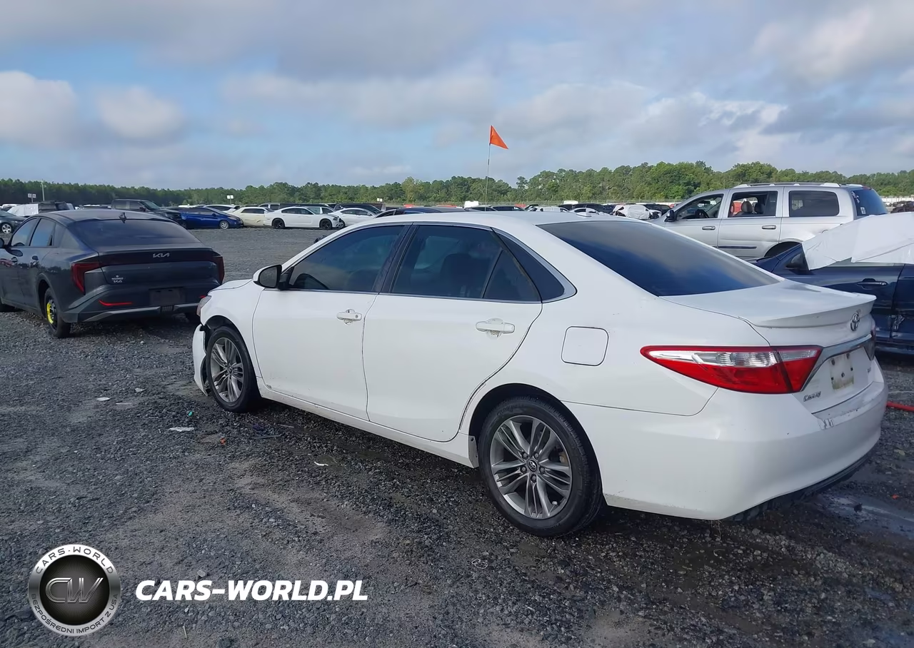 2016 Toyota Camry Se VIN:4T1BF1FK3GU149006 - 3