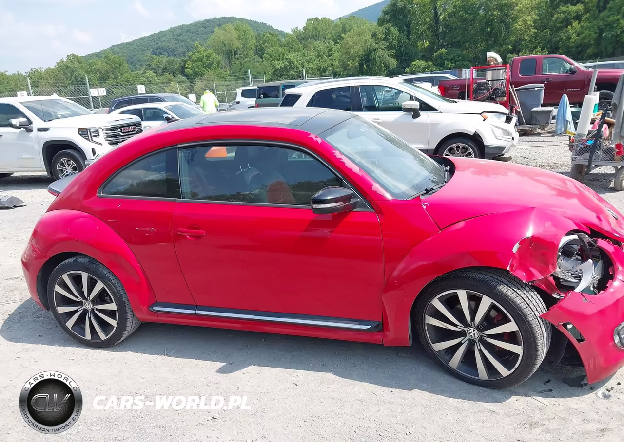 2013 Volkswagen Beetle 2.0T Turbo VIN:3VWV67AT6DM662302 - 13