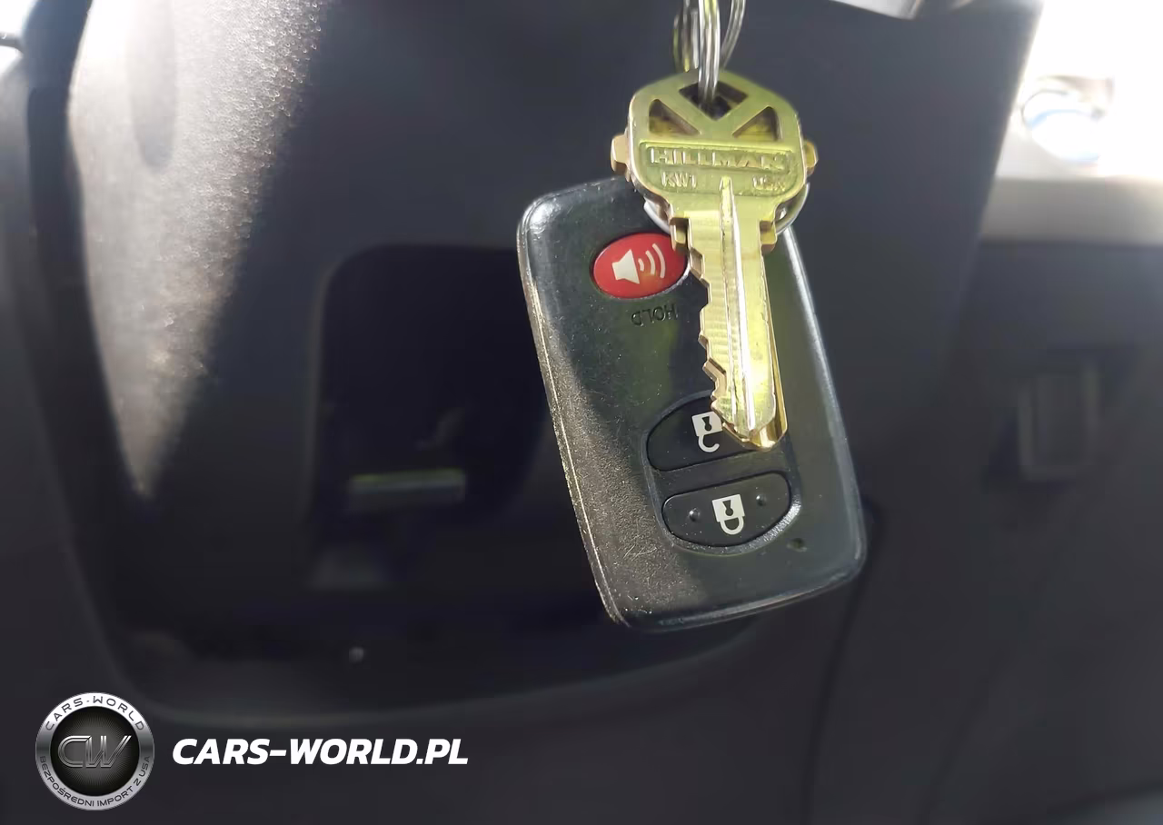 2014 Toyota Prius Two VIN:JTDKN3DU5E1766557 - 11
