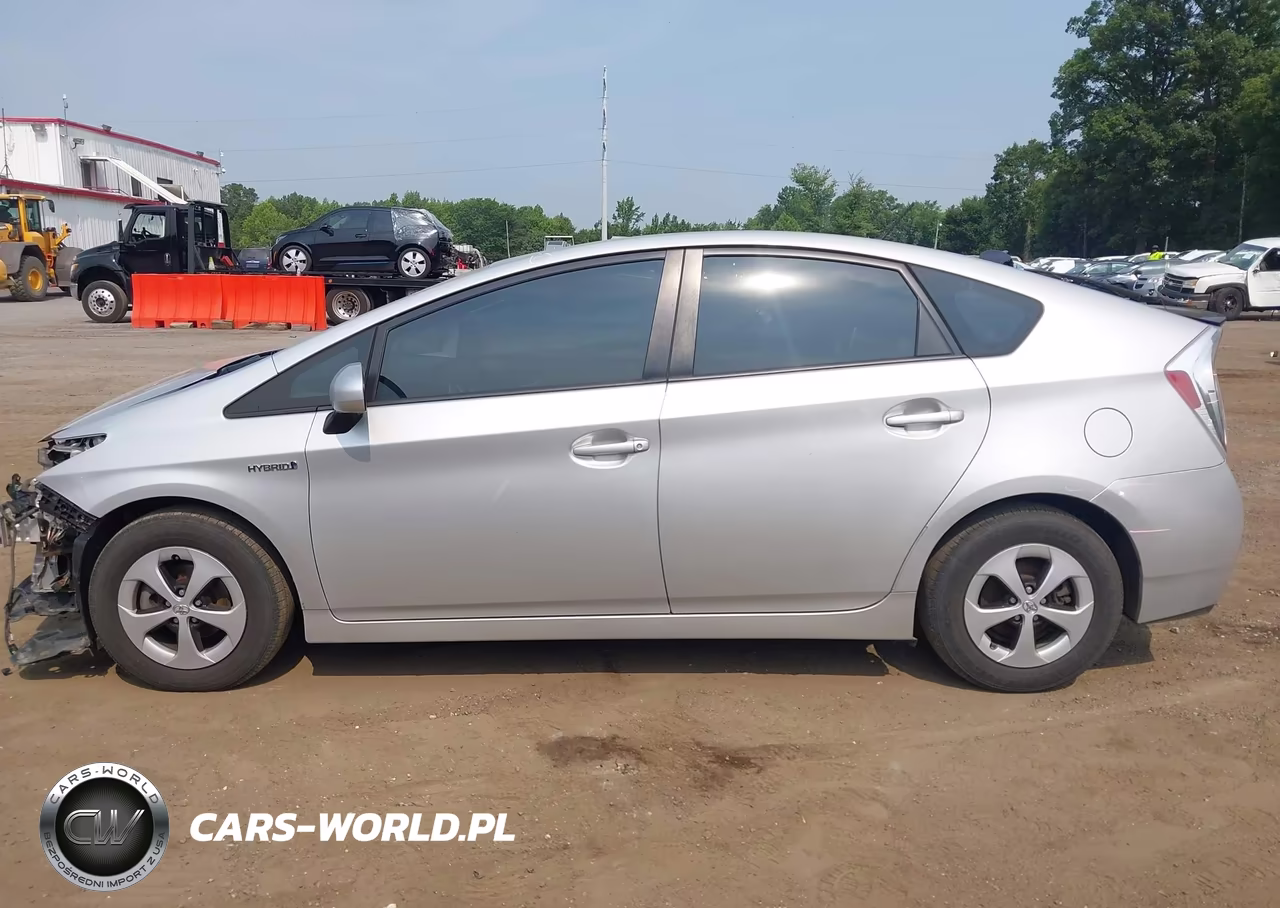 2014 Toyota Prius Two VIN:JTDKN3DU5E1766557 - 15