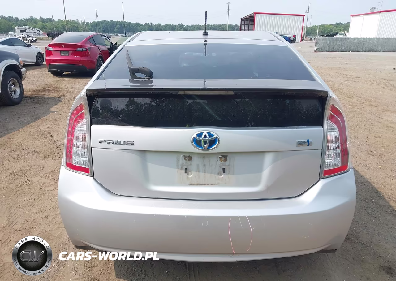 2014 Toyota Prius Two VIN:JTDKN3DU5E1766557 - 17