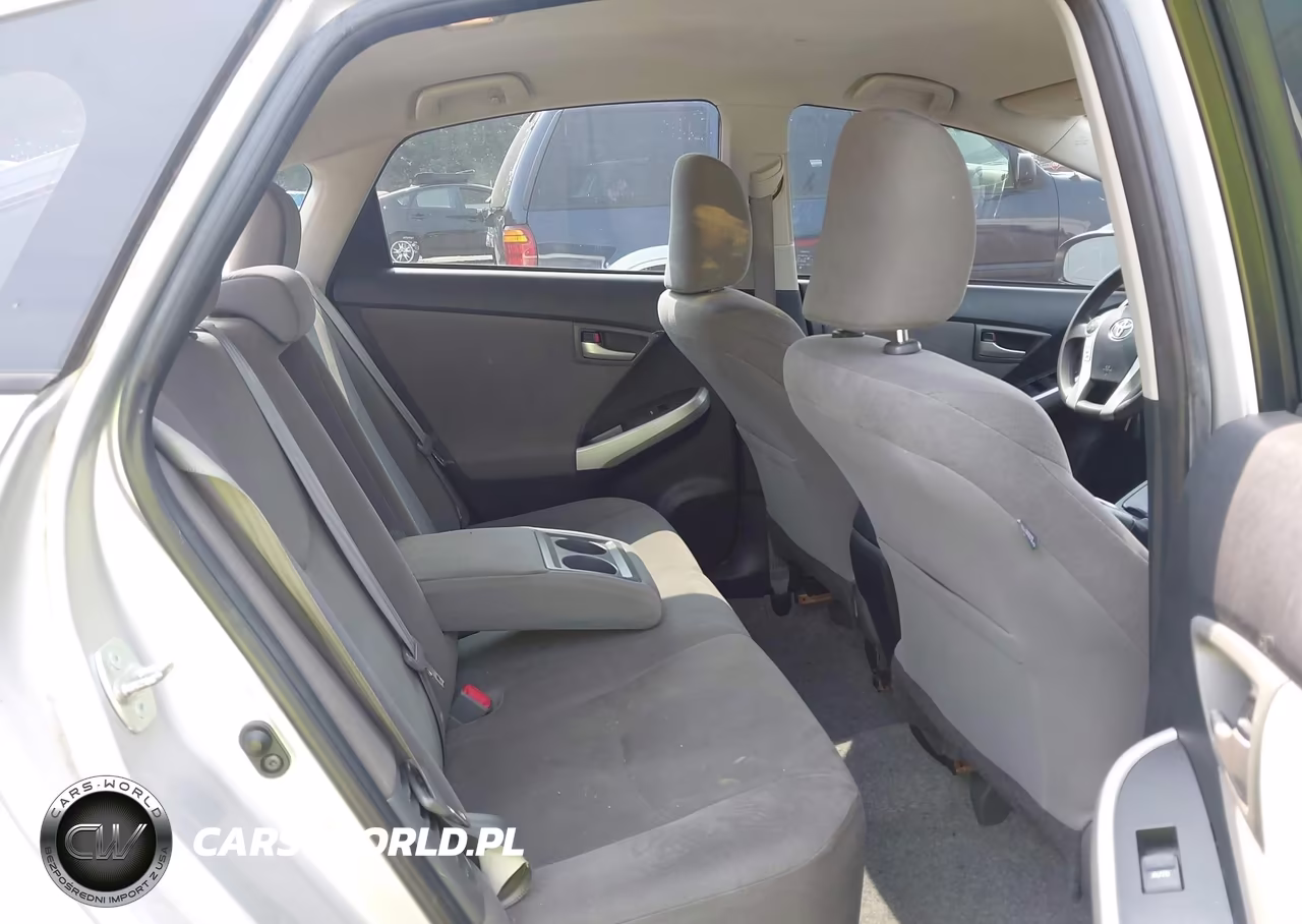 2014 Toyota Prius Two VIN:JTDKN3DU5E1766557 - 8