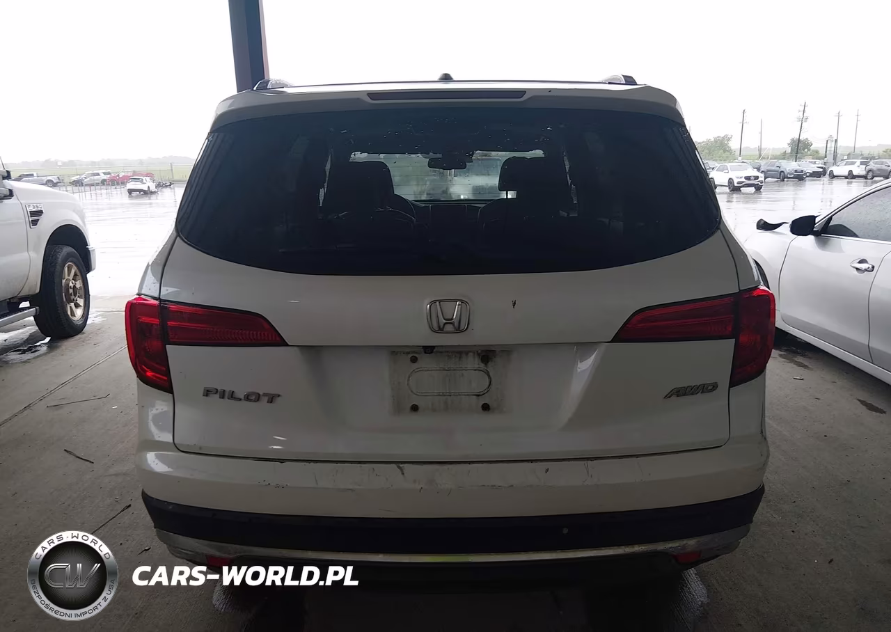 2017 Honda Pilot Elite VIN:5FNYF6H05HB098870 - 16