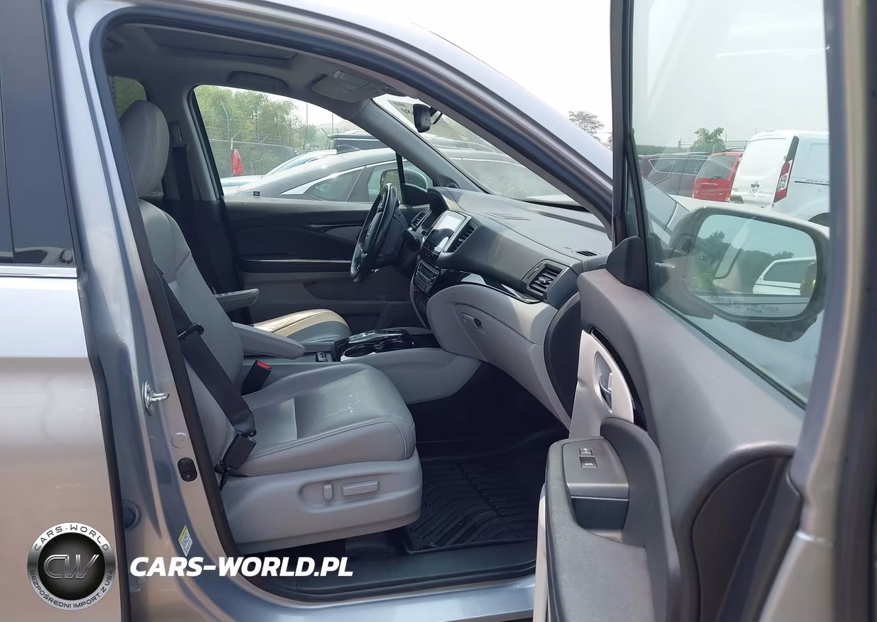 2016 Honda Pilot Touring VIN:5FNYF6H94GB114585 - 5