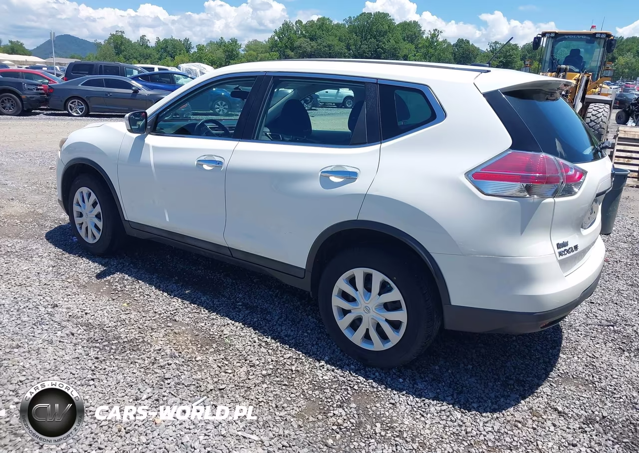2015 Nissan Rogue S VIN:5N1AT2MVXFC886960 - 3