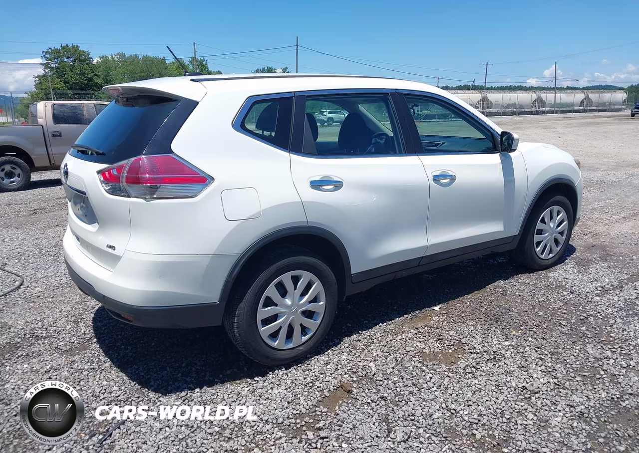 2015 Nissan Rogue S VIN:5N1AT2MVXFC886960 - 4
