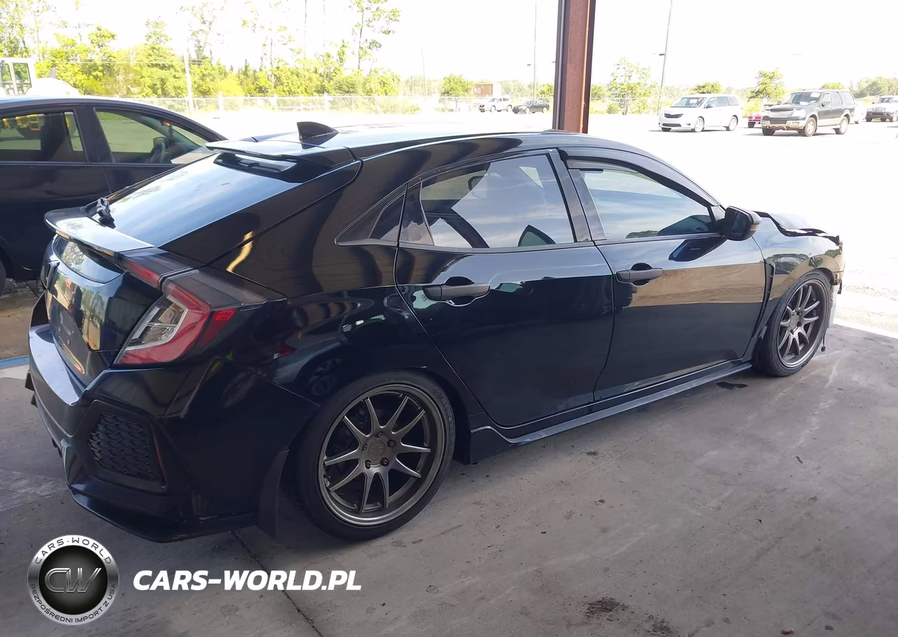 2018 Honda Civic Sport VIN:SHHFK7H47JU222363 - 4