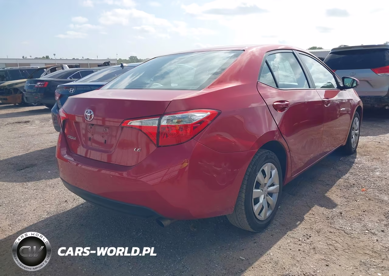 2015 Toyota Corolla Le VIN:5YFBURHE9FP262096 - 4