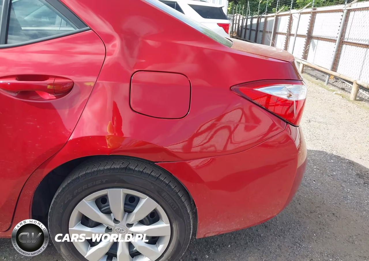 2015 Toyota Corolla Le VIN:5YFBURHE9FP262096 - 6
