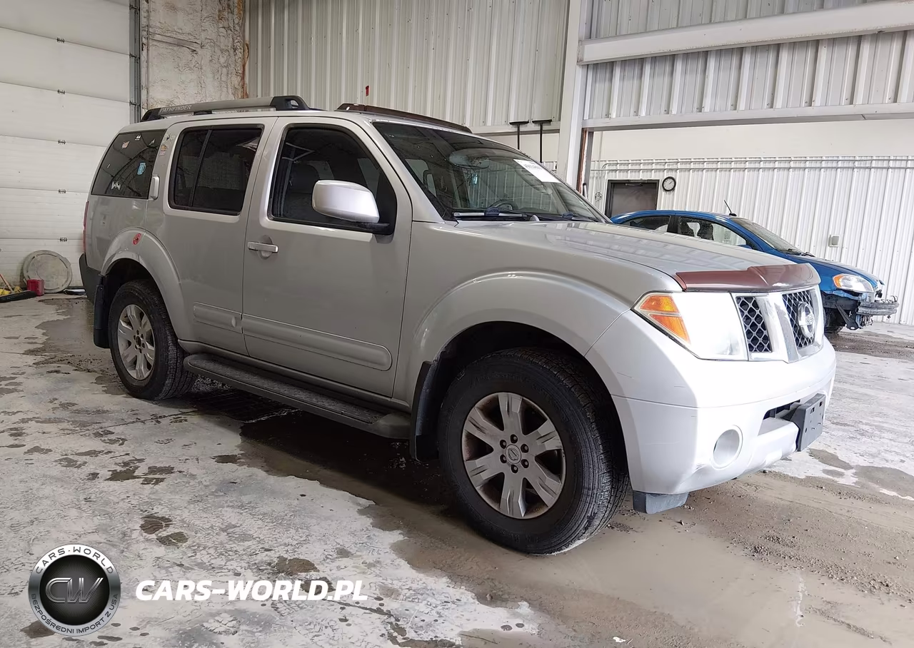 2005 Nissan Pathfinder Le