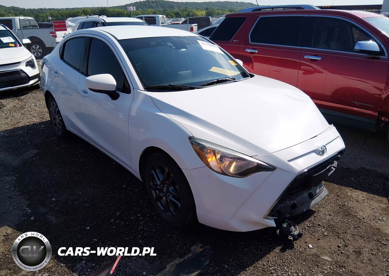2019 Toyota Yaris Le – zdjęcie 1 z 16