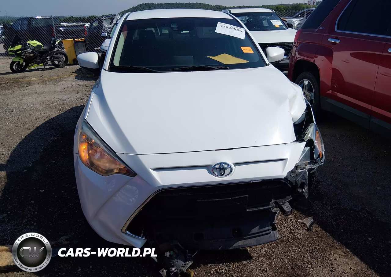 2019 Toyota Yaris Le VIN:3MYDLBYV7KY512160 - 12