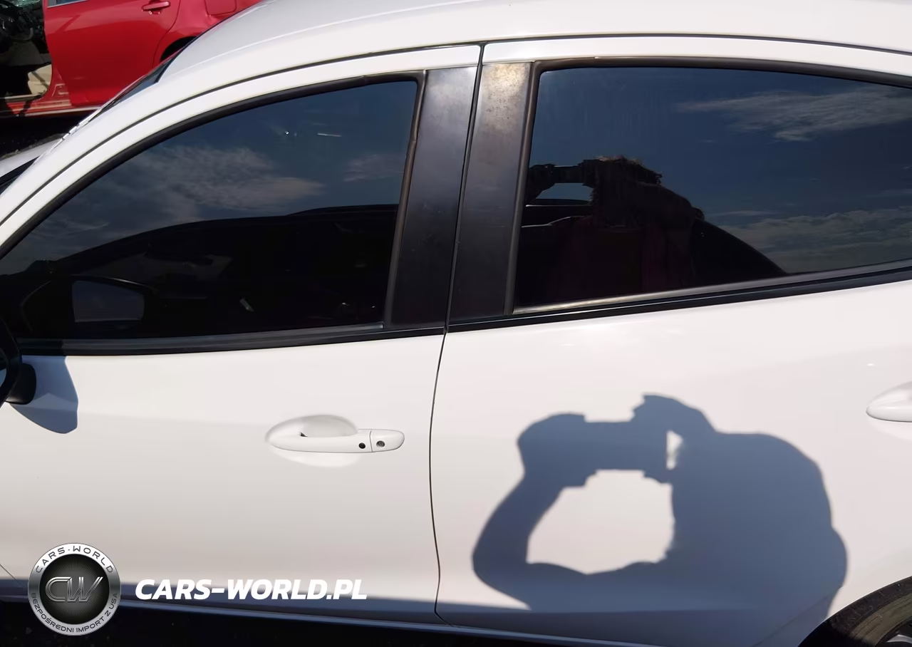 2019 Toyota Yaris Le VIN:3MYDLBYV7KY512160 - 14