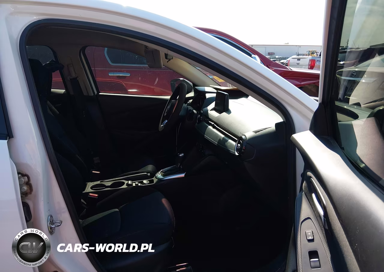 2019 Toyota Yaris Le VIN:3MYDLBYV7KY512160 - 5