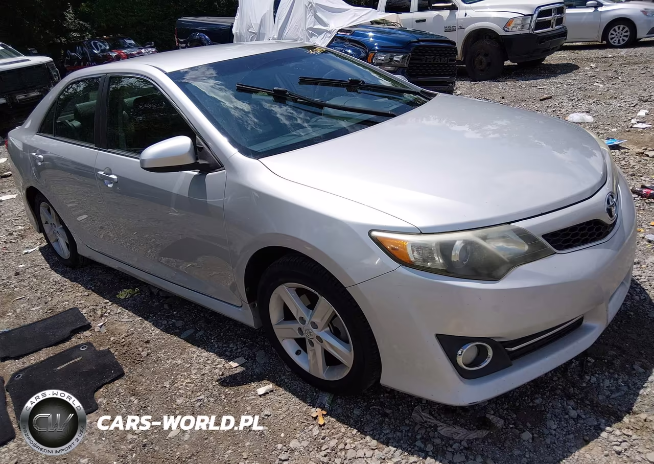 2013 Toyota Camry Se – zdjęcie 1 z 16