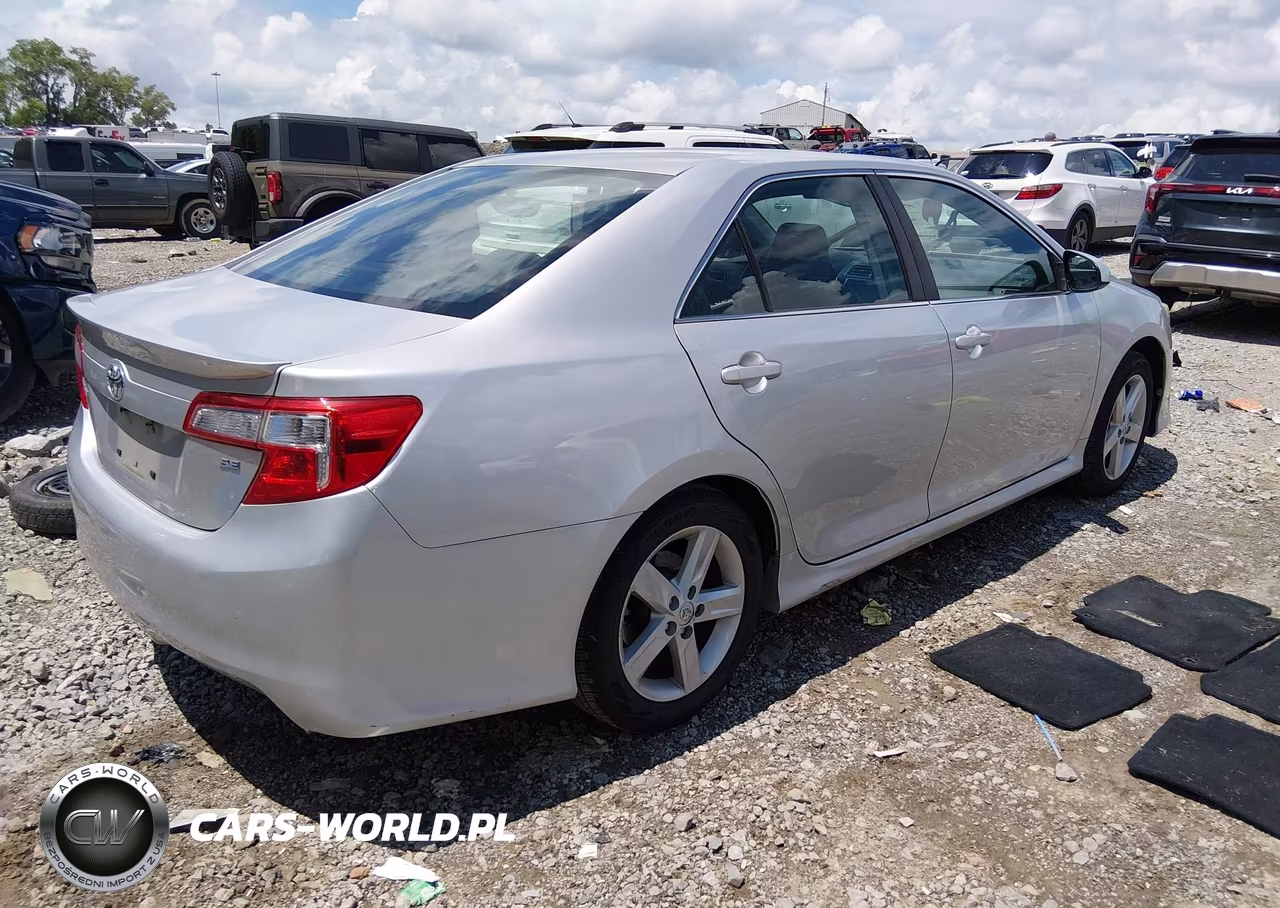 2013 Toyota Camry Se VIN:4T1BF1FK8DU270111 - 4