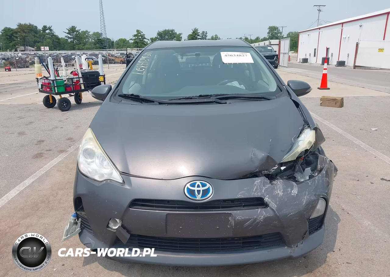 2013 Toyota Prius C Two VIN:JTDKDTB3XD1552160 - 12