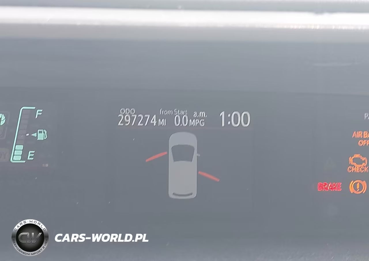 2013 Toyota Prius C Two VIN:JTDKDTB3XD1552160 - 15