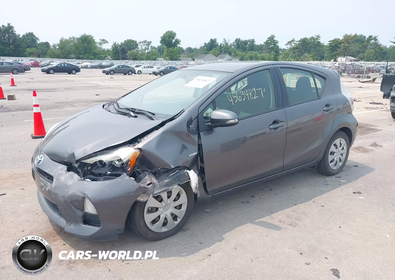 2013 Toyota Prius C Two VIN:JTDKDTB3XD1552160 - 2