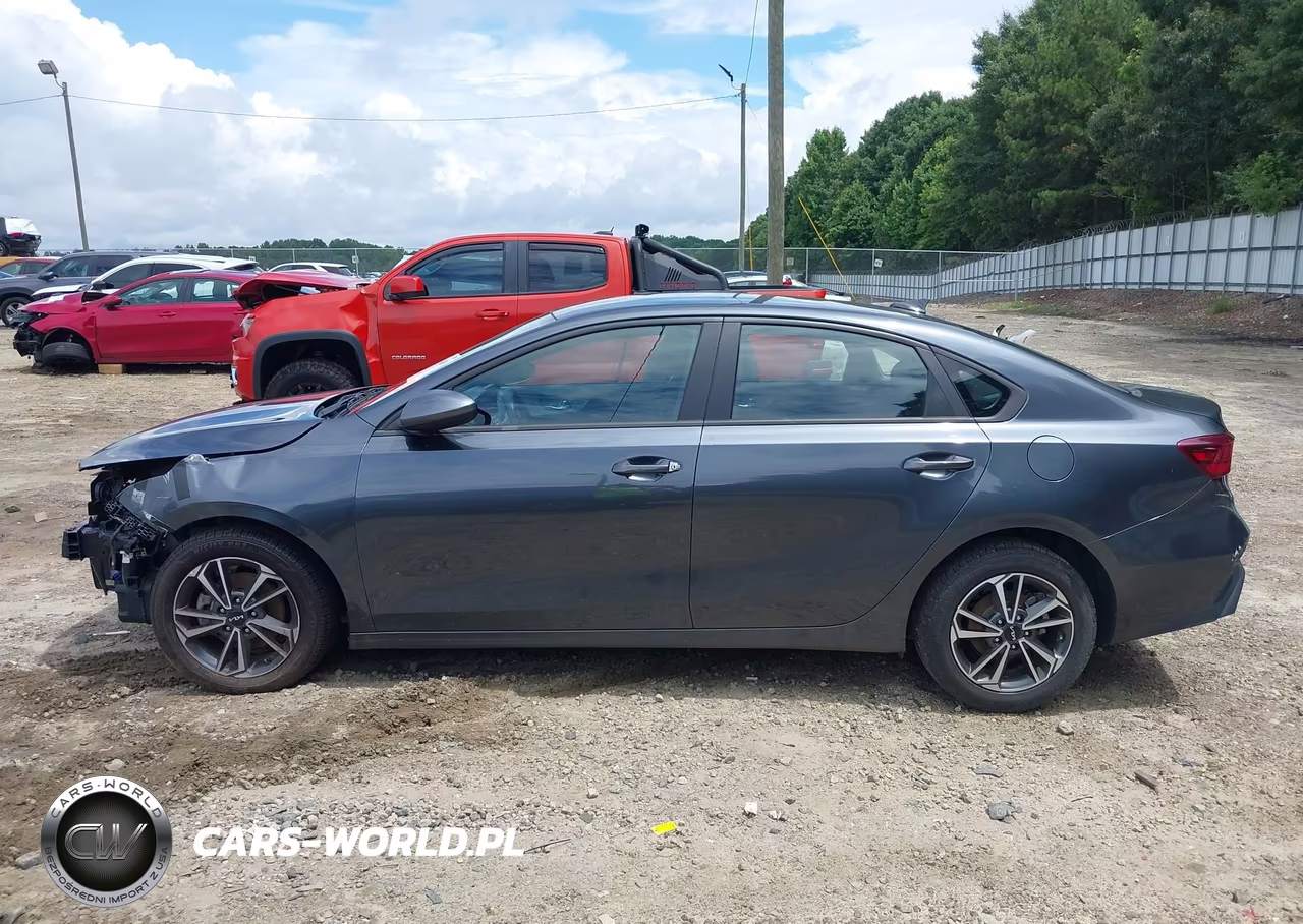 2023 Kia Forte Lxs VIN:3KPF24AD7PE563657 - 15