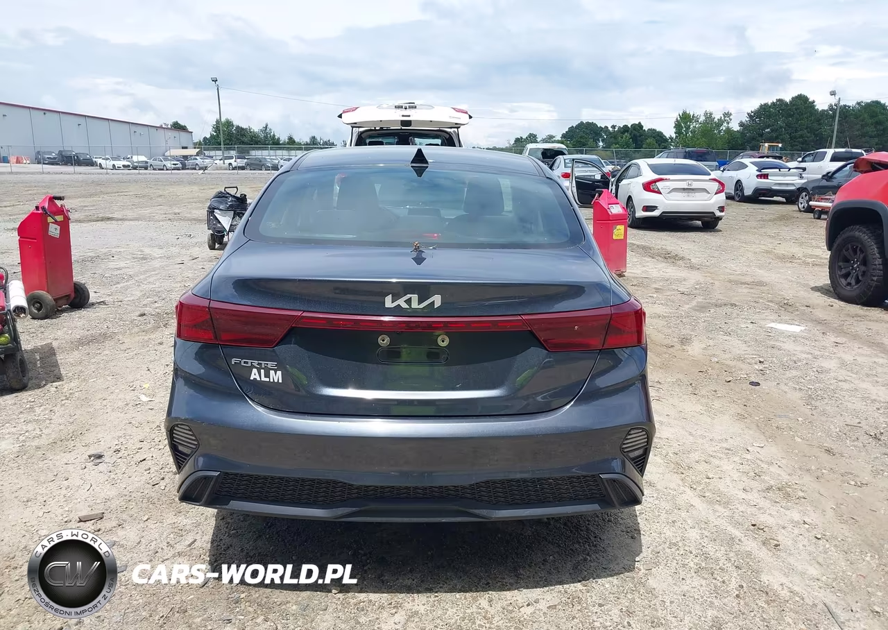 2023 Kia Forte Lxs VIN:3KPF24AD7PE563657 - 17