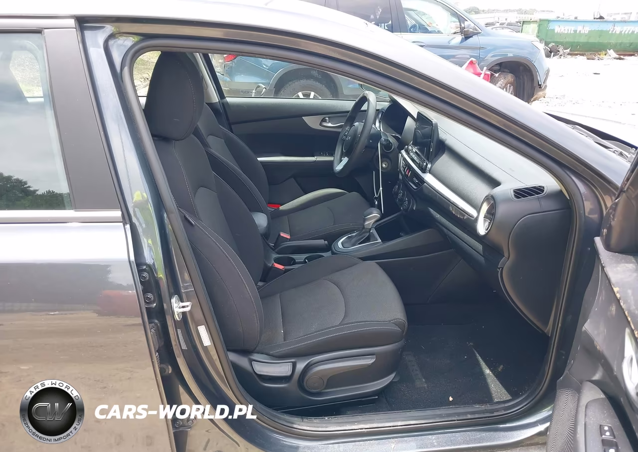 2023 Kia Forte Lxs VIN:3KPF24AD7PE563657 - 5