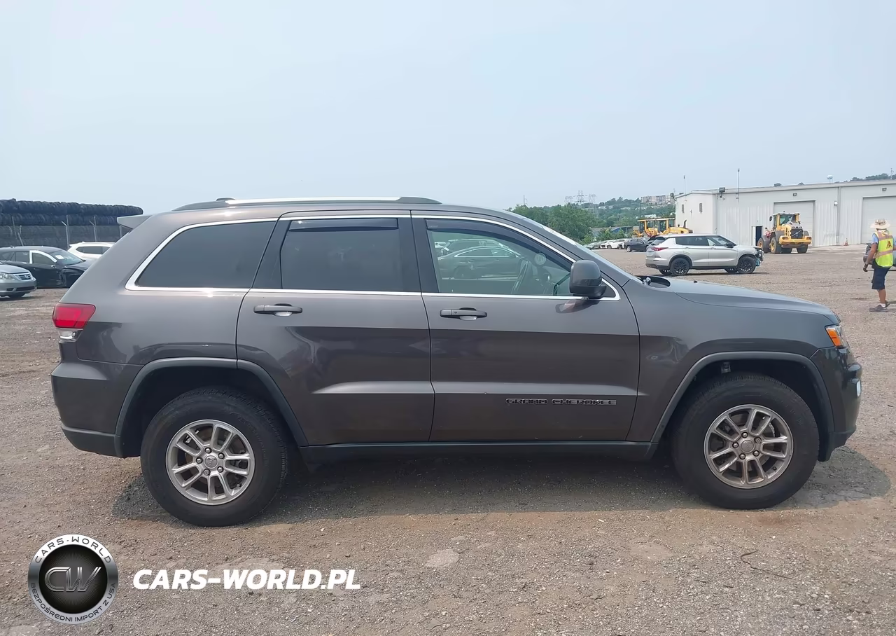 2020 Jeep Grand Cherokee Laredo E 4X4 VIN:1C4RJFAG3LC401354 - 13