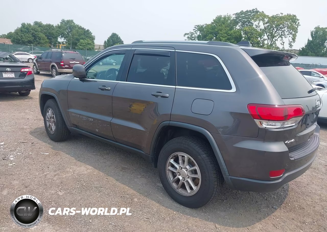2020 Jeep Grand Cherokee Laredo E 4X4 VIN:1C4RJFAG3LC401354 - 3