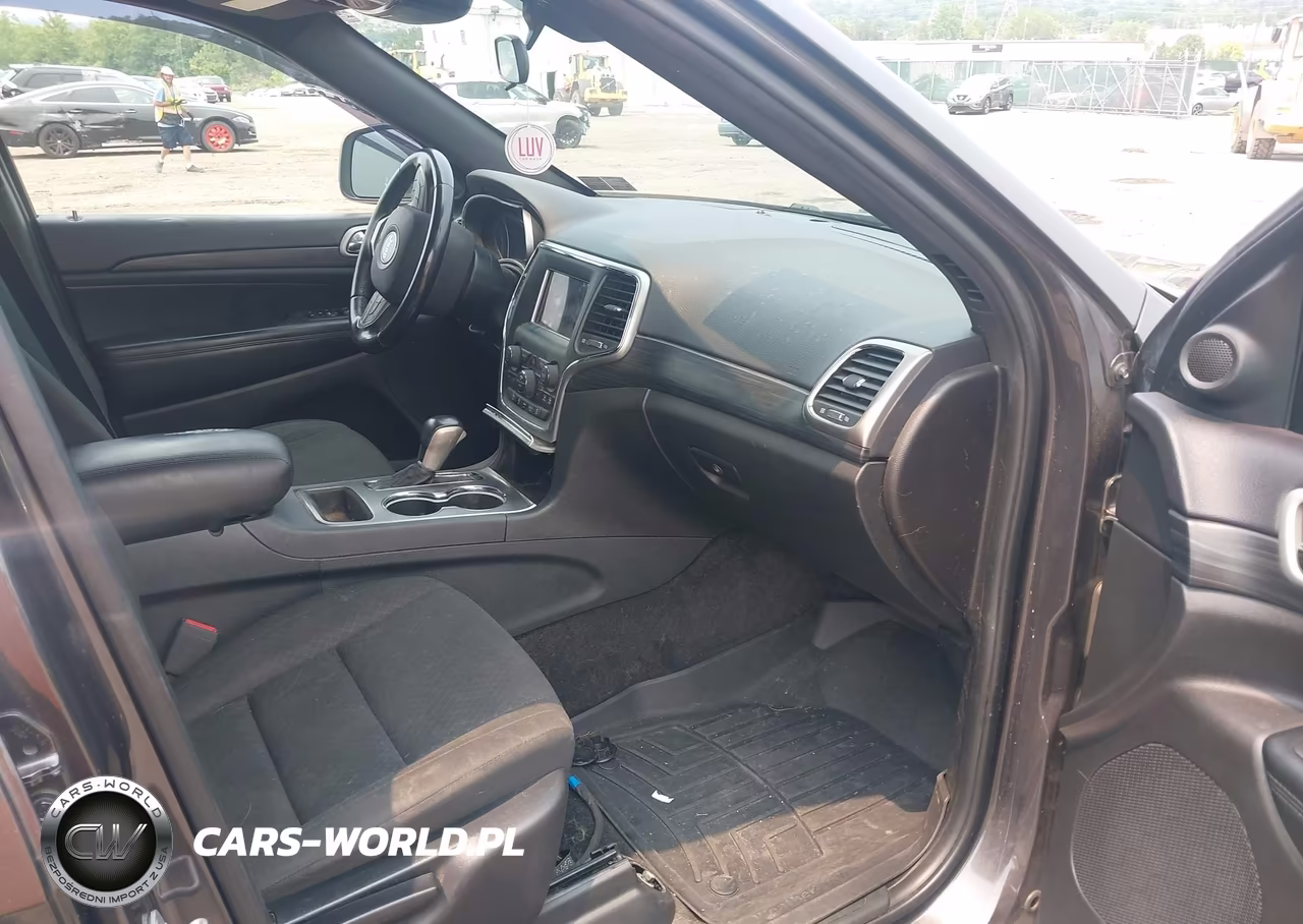 2020 Jeep Grand Cherokee Laredo E 4X4 VIN:1C4RJFAG3LC401354 - 5