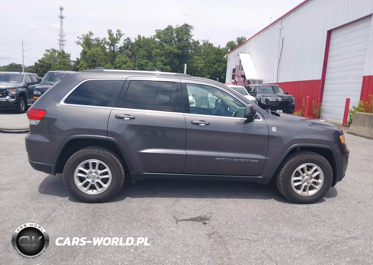 2019 Jeep Grand Cherokee Laredo E 4X4 VIN:1C4RJFAG8KC828270 - 19