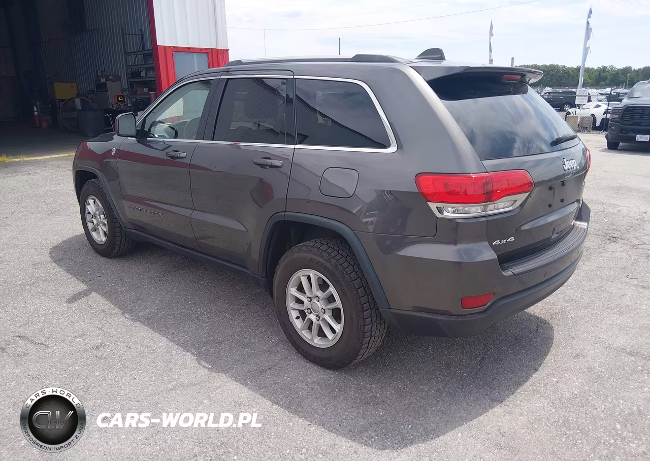 2019 Jeep Grand Cherokee Laredo E 4X4 VIN:1C4RJFAG8KC828270 - 3