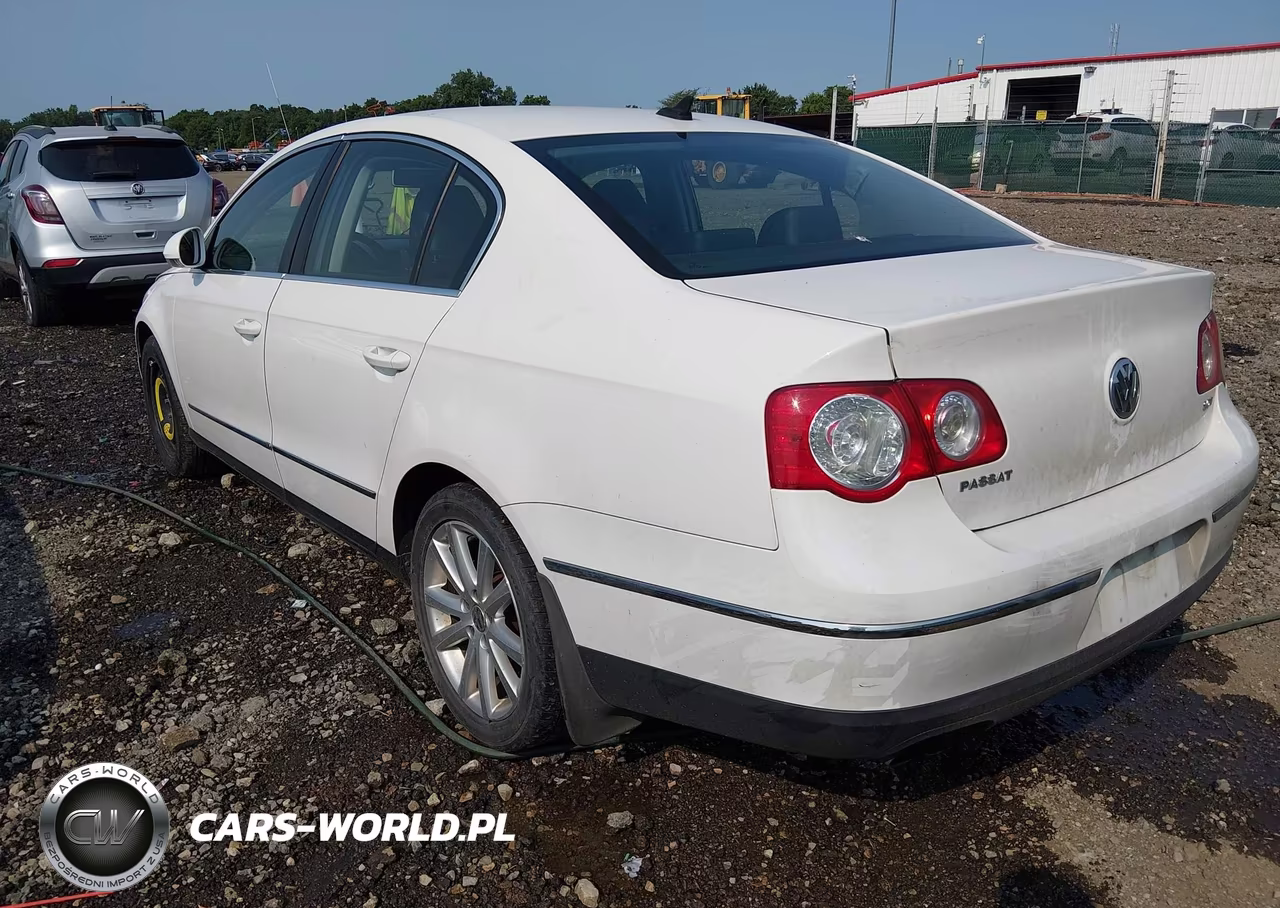2010 Volkswagen Passat Komfort VIN:WVWJK7AN8AE092075 - 3