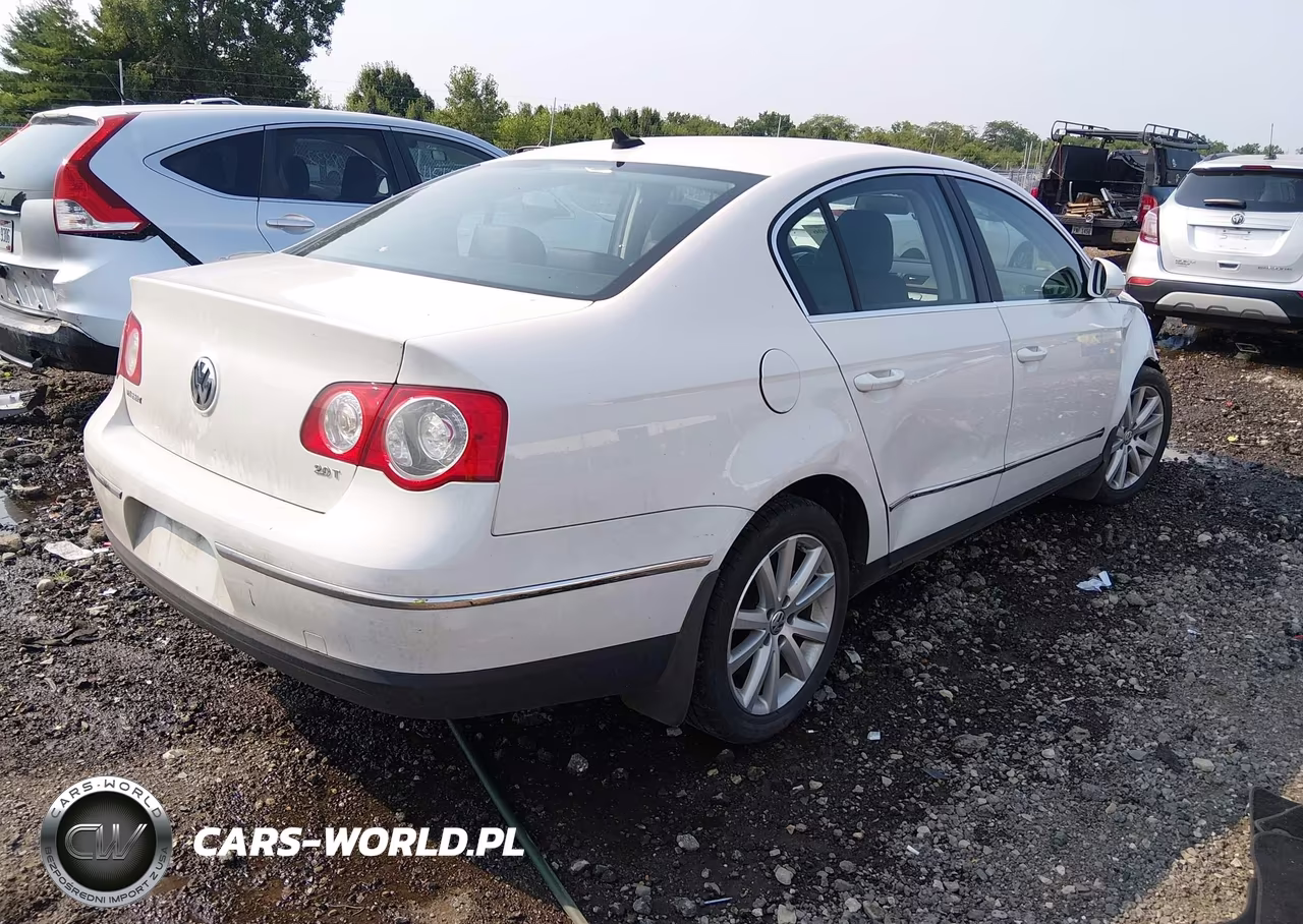 2010 Volkswagen Passat Komfort VIN:WVWJK7AN8AE092075 - 4