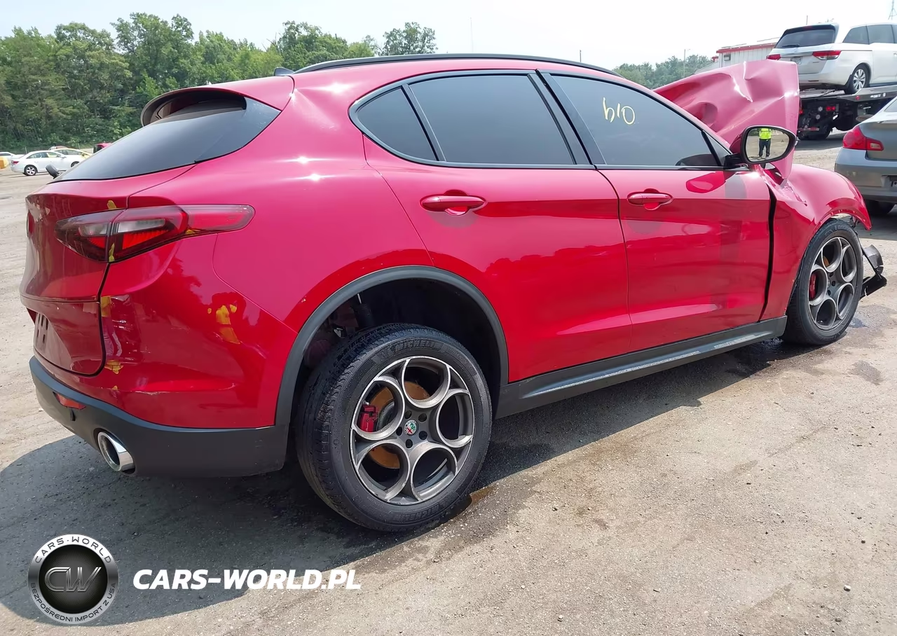 2018 Alfa Romeo Stelvio Sport Awd VIN:ZASFAKPN6J7B79472 - 4