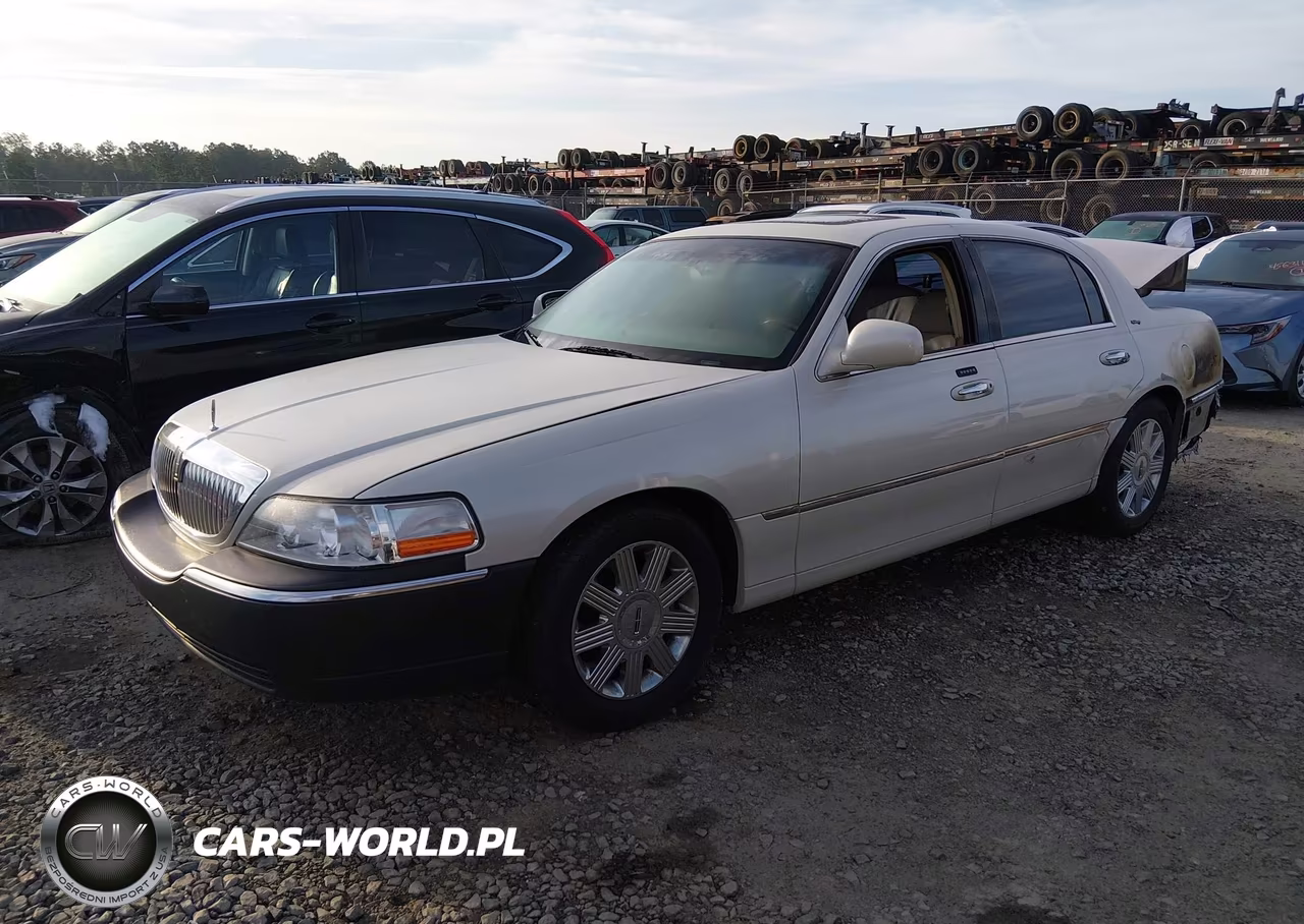 2004 Lincoln Town Car Ultimate VIN:1LNHM83W54Y645042 - 2