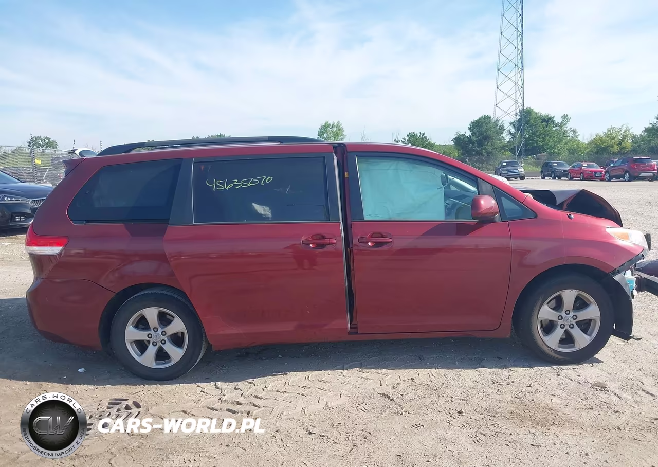 2011 Toyota Sienna Le V6 VIN:5TDKK3DC1BS118728 - 13