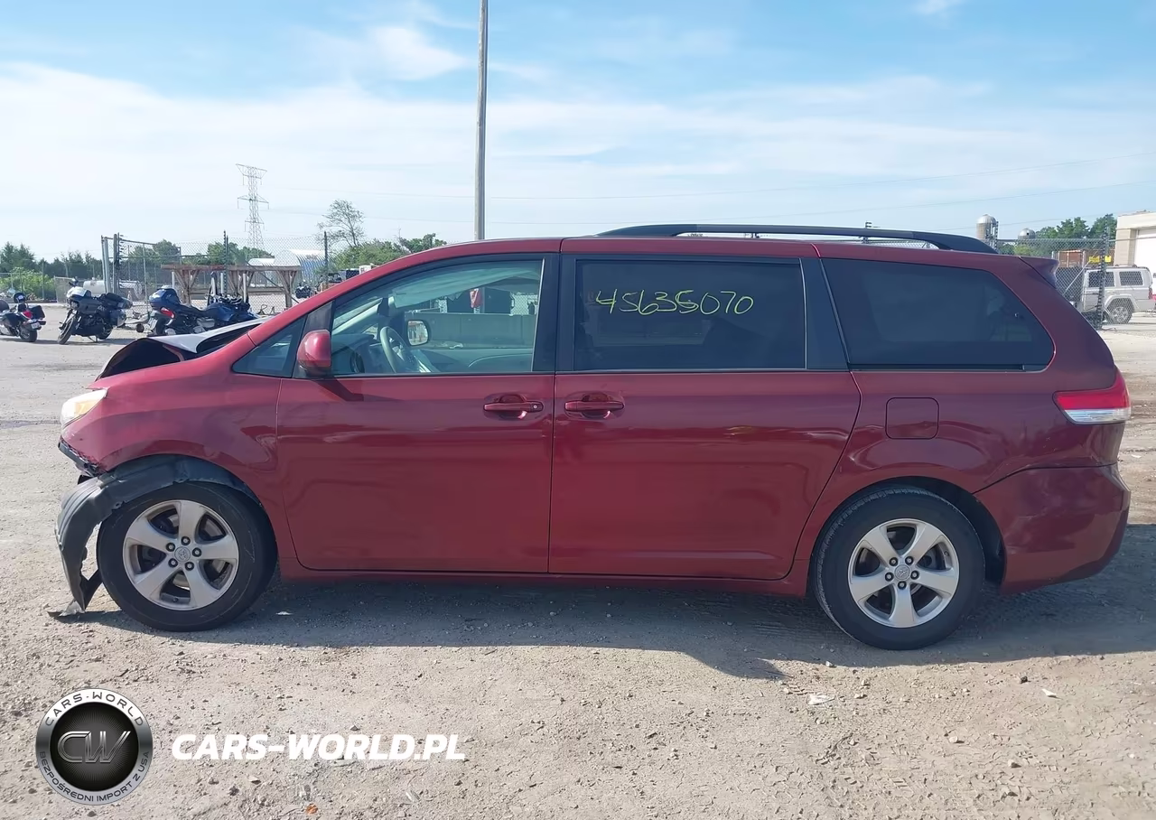 2011 Toyota Sienna Le V6 VIN:5TDKK3DC1BS118728 - 14