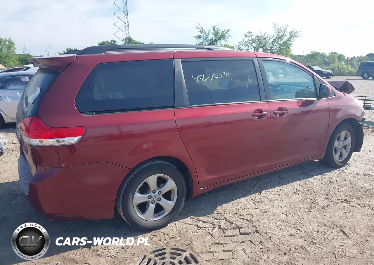 2011 Toyota Sienna Le V6 VIN:5TDKK3DC1BS118728 - 4
