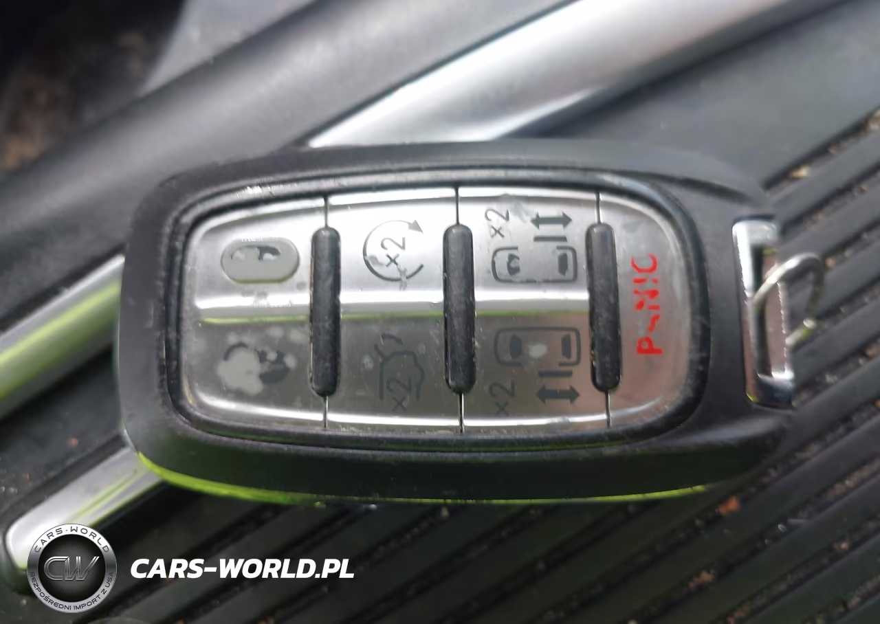 2022 Chrysler Pacifica Touring L VIN:2C4RC1BG6NR115665 - 11