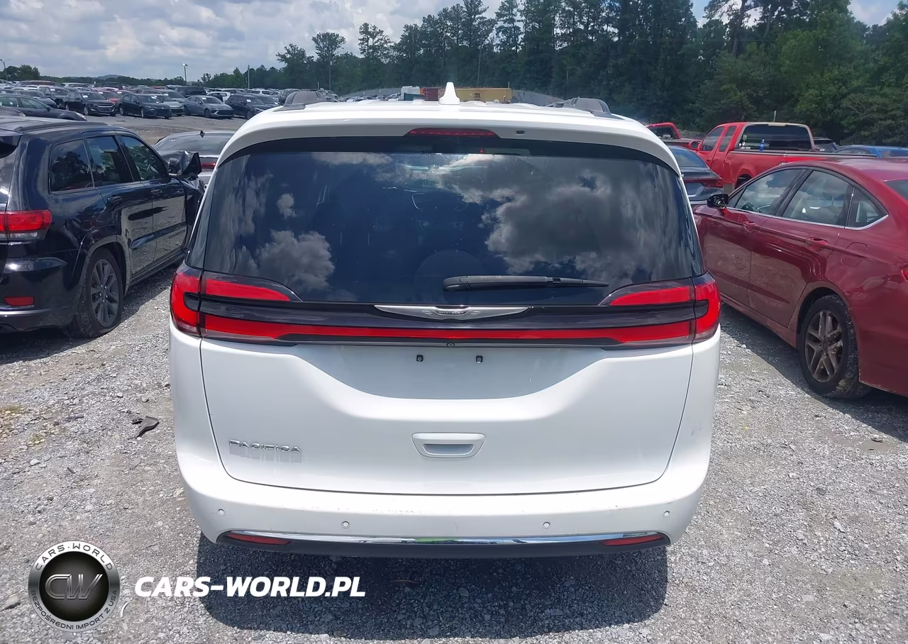 2022 Chrysler Pacifica Touring L VIN:2C4RC1BG6NR115665 - 16