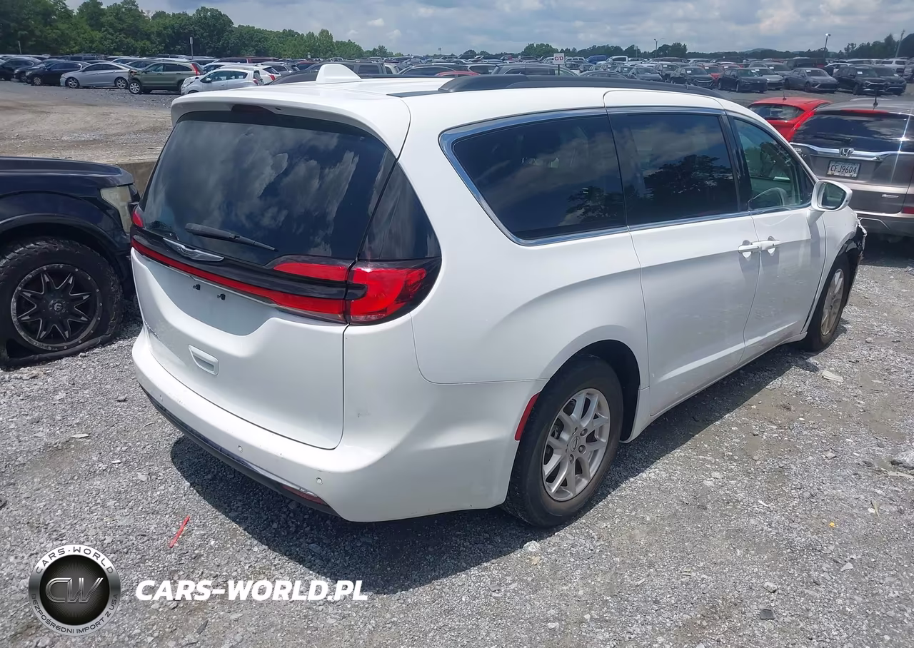 2022 Chrysler Pacifica Touring L VIN:2C4RC1BG6NR115665 - 4