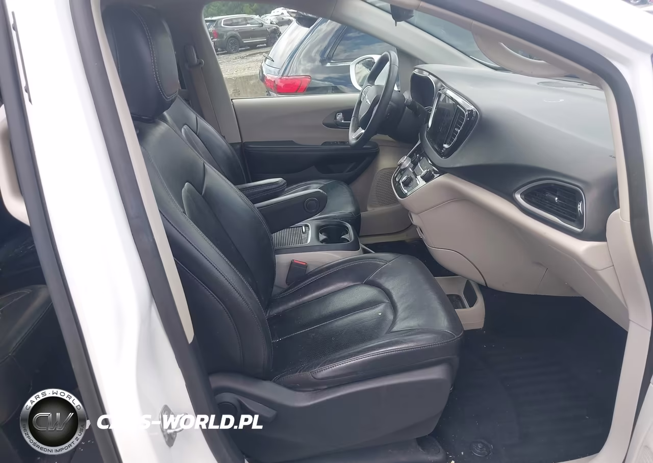 2022 Chrysler Pacifica Touring L VIN:2C4RC1BG6NR115665 - 5