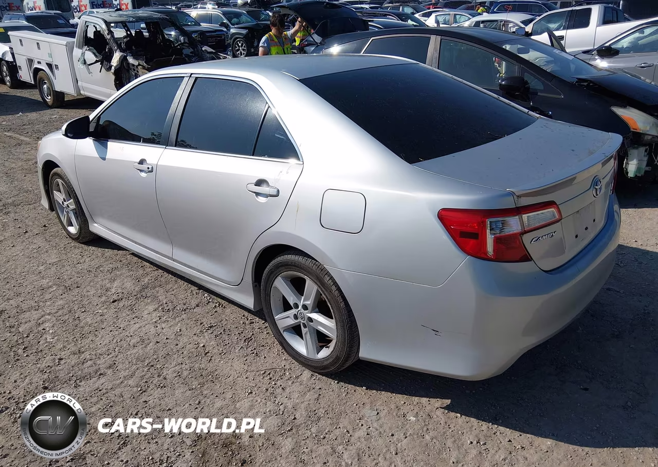 2014 Toyota Camry Se VIN:4T1BF1FK0EU316774 - 3