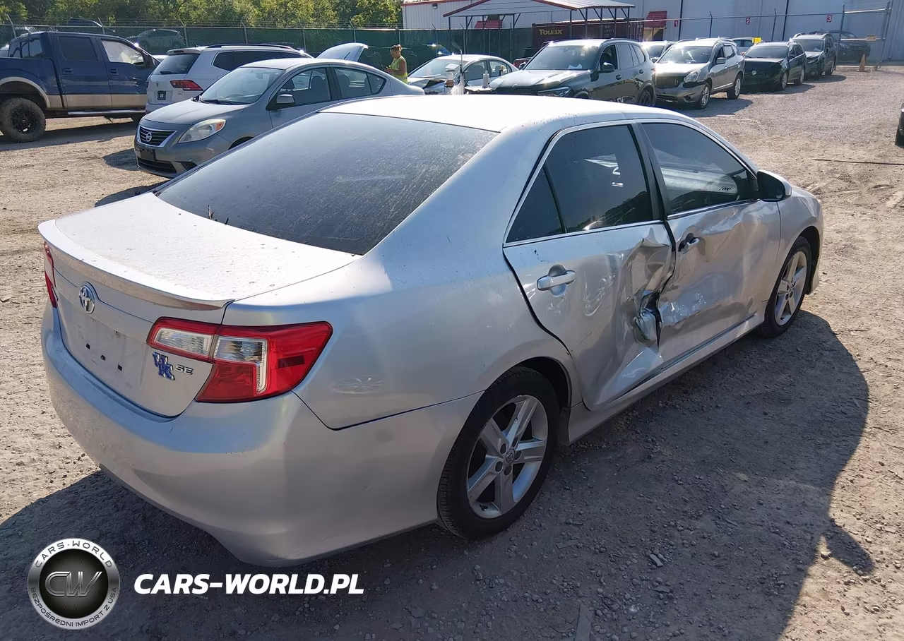 2014 Toyota Camry Se VIN:4T1BF1FK0EU316774 - 4