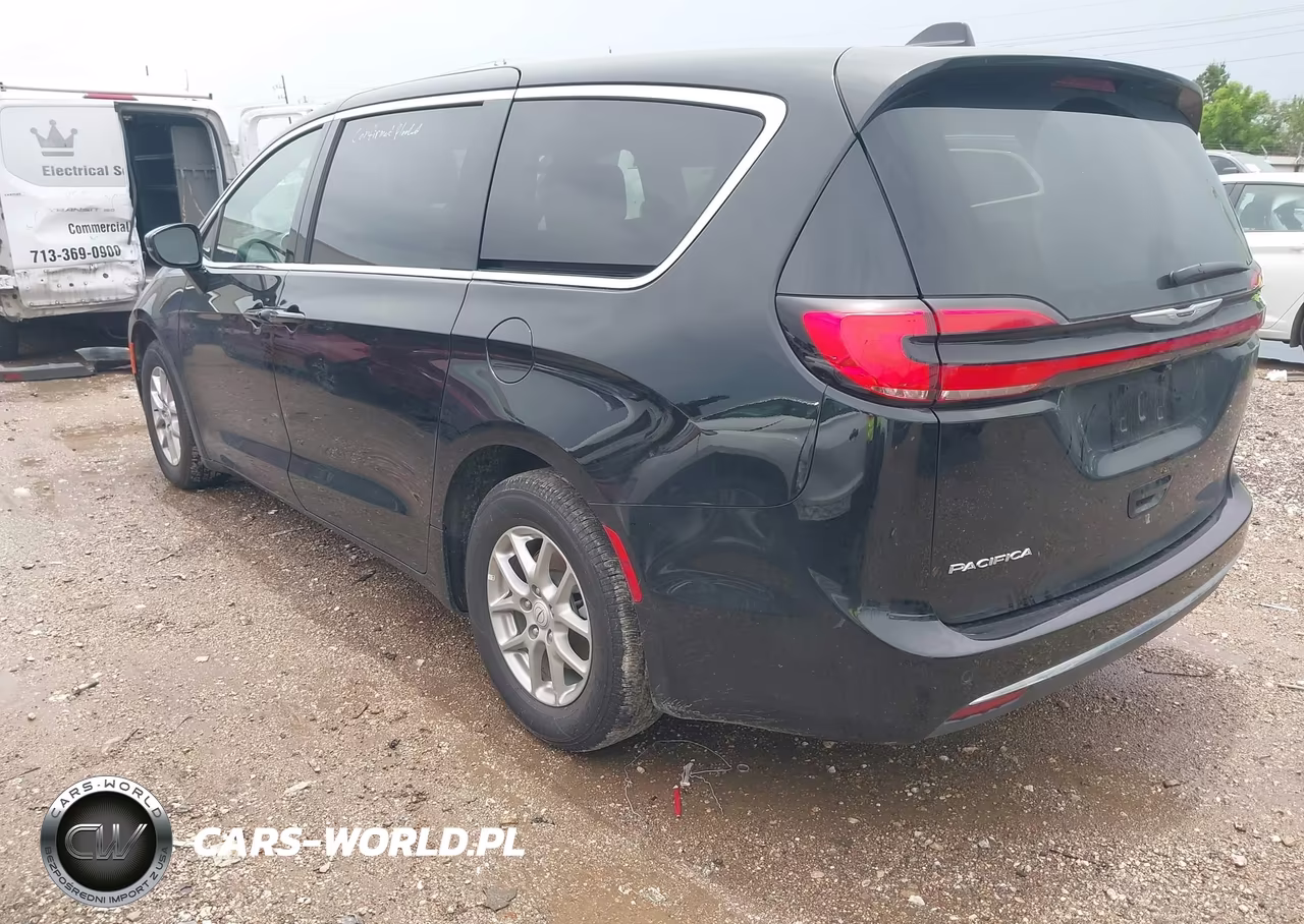 2026 Chrysler Pacifica Select VIN:2C4RC1BGXTR209660 - 3