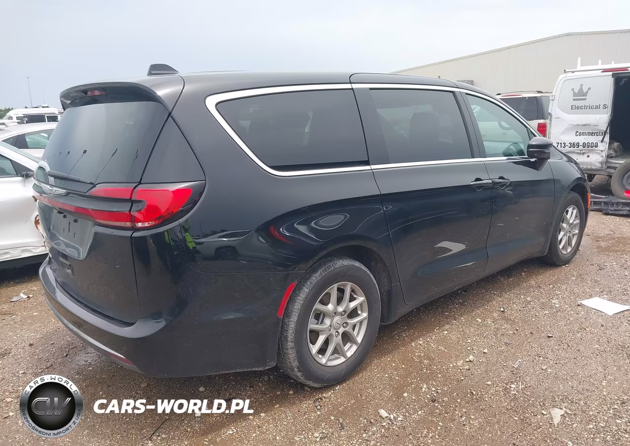 2026 Chrysler Pacifica Select VIN:2C4RC1BGXTR209660 - 4